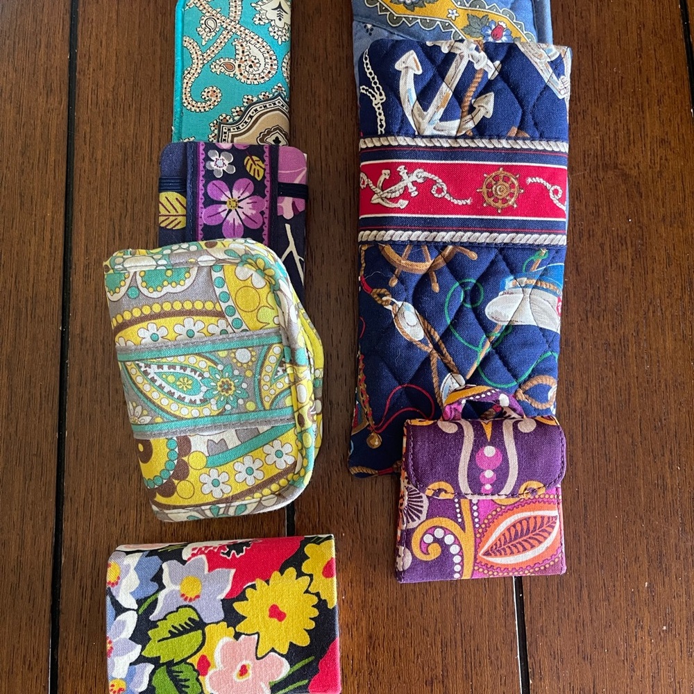Vera Bradley wallet, clutches, cases, makeup cases and clutches 25+ pieces - Picture 5 of 5